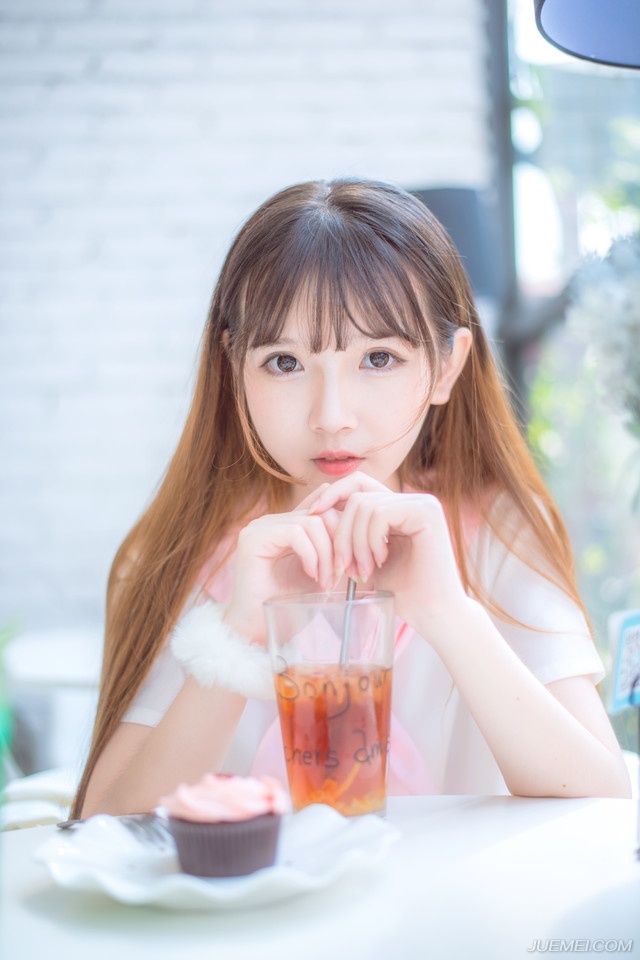 “管家。”刘璝想了想，将管家招来。